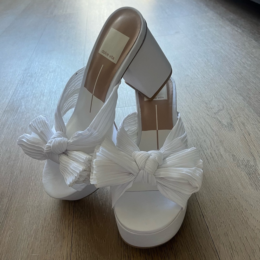 NEW Dolce Vita Blare Heels
